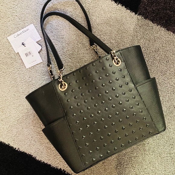 Calvin Klein L-KITOTE Embossed Stud Pattern! - Picture 3 of 6